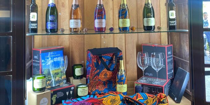 Private Tour: Franschhoek, Paarl & Stellenbosch Wine Tour - Wine Tasting and Pairing