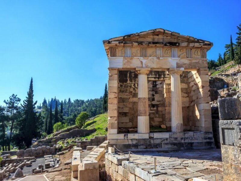Private Tour From Athens to Delphi & Arachova by VIP Minibus - Private Transportation
