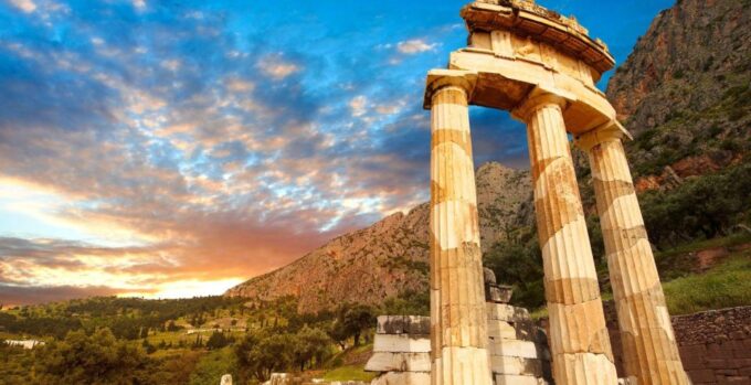Private Tour From Athens to Delphi & Arachova by VIP Minibus - Tour Logistics