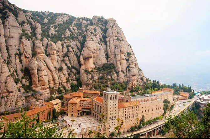 Private Tour From Barcelona to Monserrat - Exploring the Benedictine Monastery