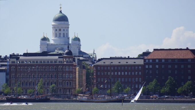 Private Tour From Helsinki: All Highlights & Medieval Porvoo - Discovering Porvoo