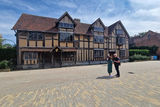 Private Tour From London via Warwick Castle & Stratford Upon Avon - Pickup Details