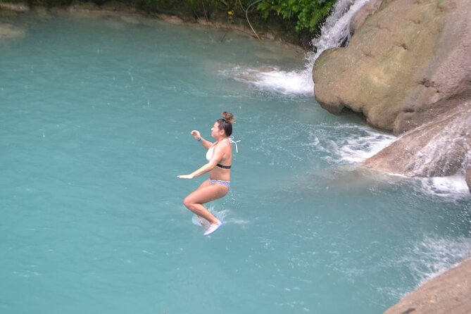 Private Tour From Montego Bay to Ocho Rios Blue Hole Tubing and Shopping - Marveling at the Green Grotto Cave