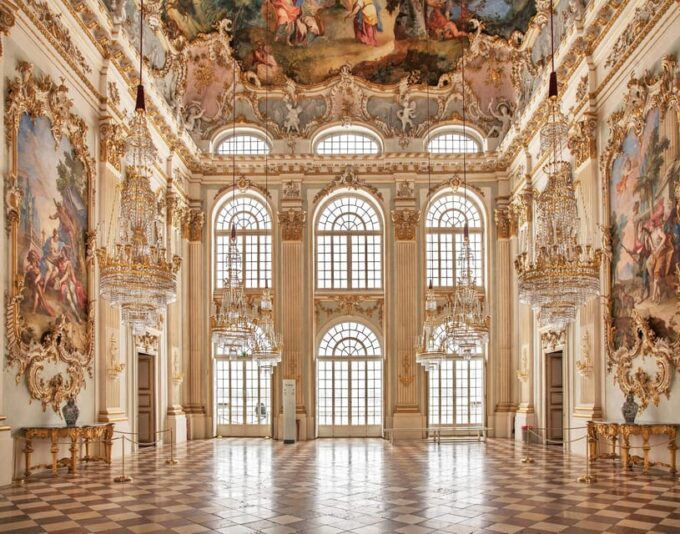 Private Tour From Munich to Herrenchiemsee & Salzburg - Travel to Salzburg