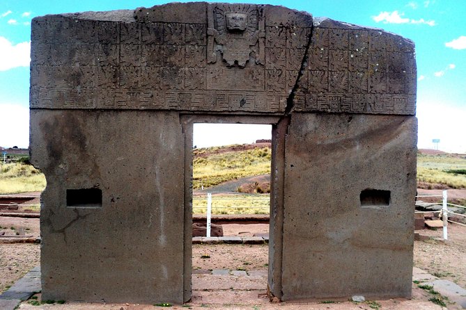 Private Tour From Puno to Tiwanaku - Key Points
