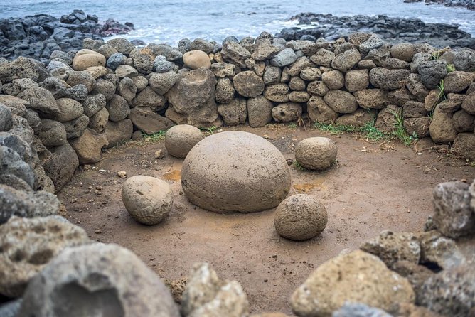 Private Tour: Full-Day Easter Island Archeological Sites - About the Guides