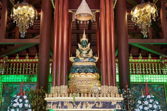 Private Tour: Grand Palace With Emerald Buddha Temple - Accessibility