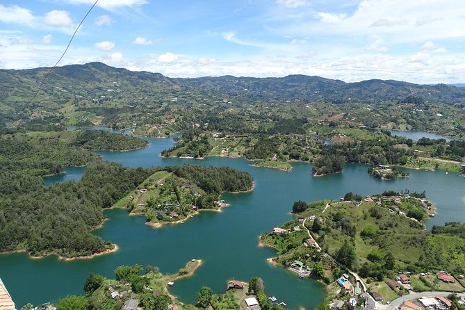 Private Tour Guatape. - Transportation and Accessibility