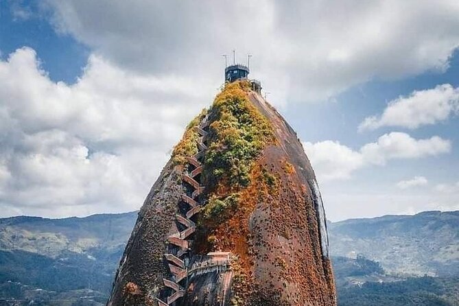 Private Tour Guatapé Peñol Stone and Coffee Farm - Peñol Stone Exploration