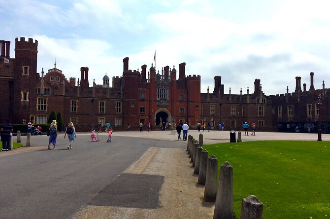 Private Tour: Hampton Court Palace Day Trip From London - Confirmation and Accessibility