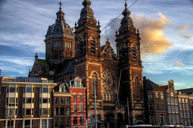 Private Tour: Highlights of Amsterdam + Zaanse Schans Village + Cheese Farm - Tour Requirements