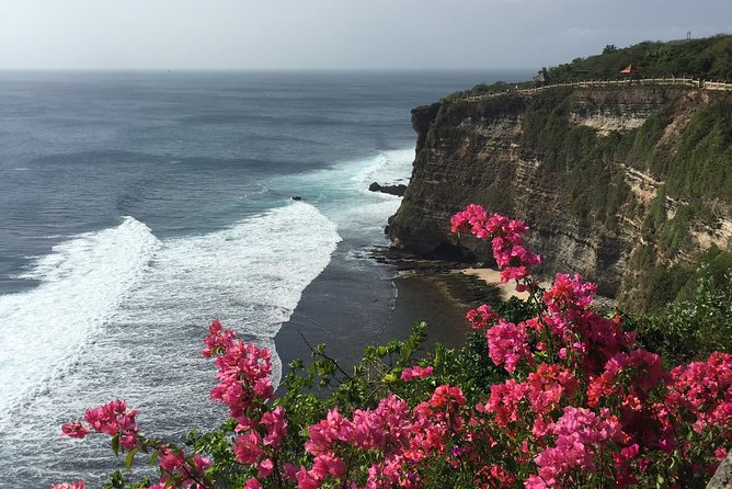 Private Tour: Highlights Uluwatu Temple & Southern Beaches Bali - Dreamland Beach Highlights