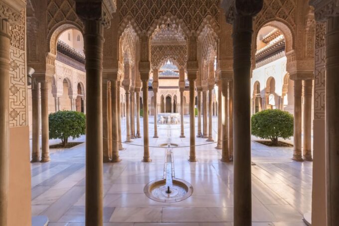 Private Tour in All Complete Complex of Alhambra With Ticket - Meeting at the Access Pavilion