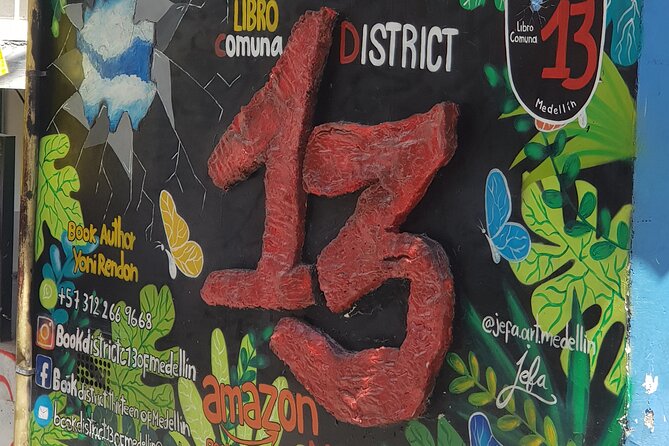 Private Tour in Comuna 13 With Cable Car (Culture, Street Art and Graffiti) - Meeting and Pickup Details