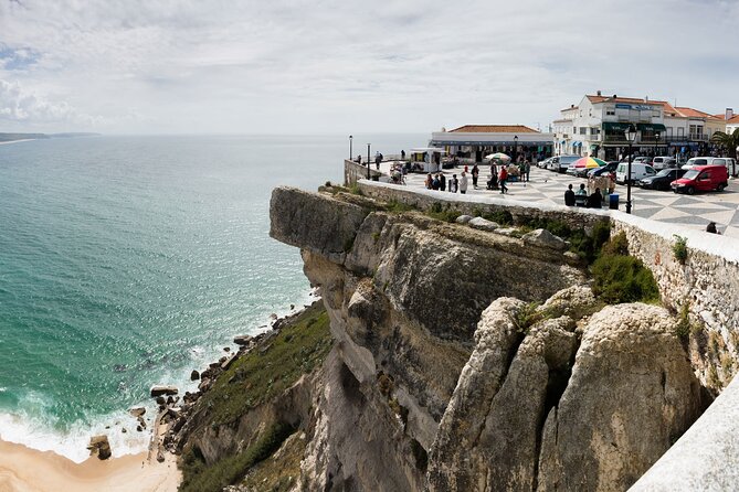 Private Tour in Convertible/Car to Nazaré - Peniche - Óbidos - Visiting Óbidos