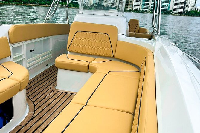 Private Tour in Luxury Boat Lamorronga 41 to the Rosario Islands - Booking and Cancellation Policy