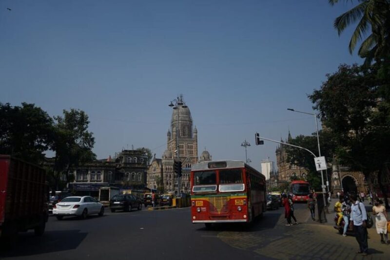 Private Tour in Mumbai Slum and Sightseeing - Key Points