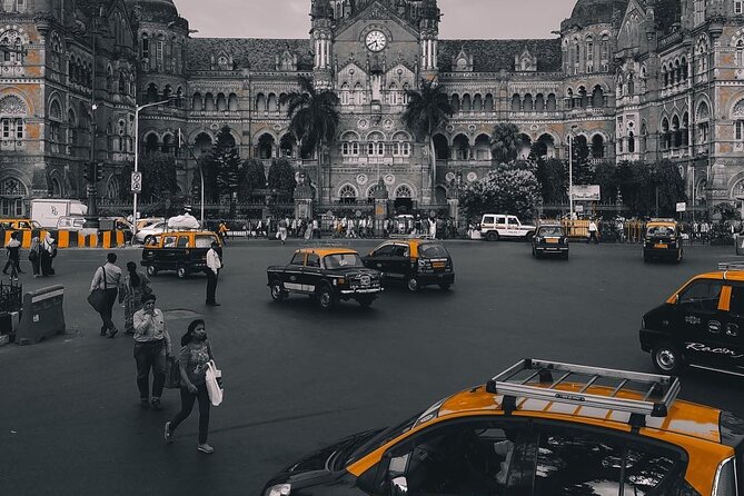 Private Tour in Mumbai Slum With Sightseeing - Tour Inclusions and Accessibility
