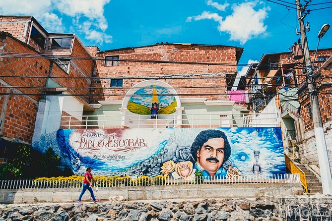 Private Tour in Pablo Escobar and Comuna 13 Medellin - Key Points