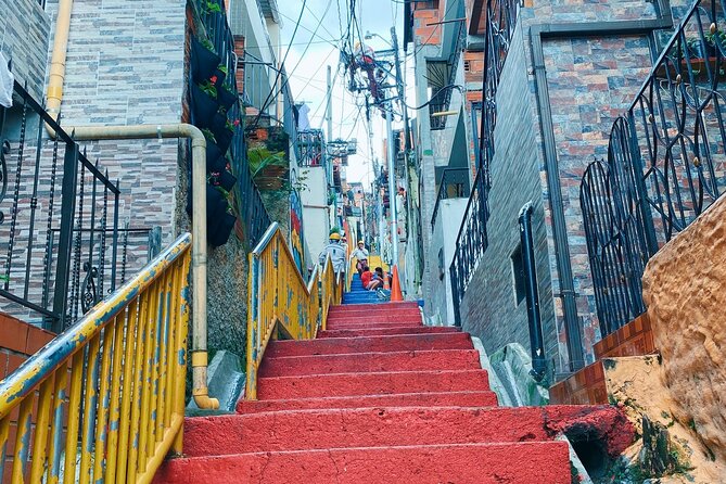 Private Tour in Pablo Escobar and Comuna 13 Medellin - Highlights of the Private Tour