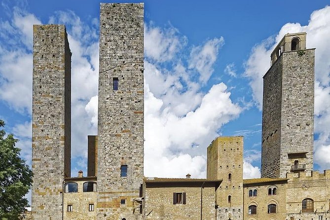 Private Tour in San Gimignano - Tastings of Local Products