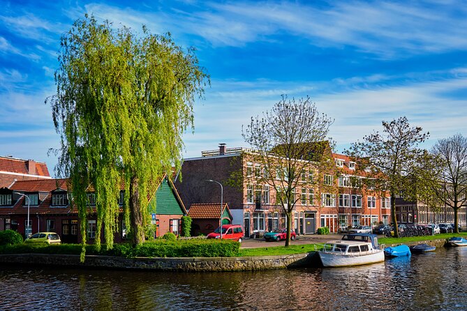Private Tour in the Hague With a Local With Food Tasting - Exploring The Hague