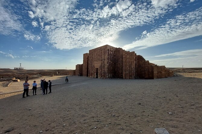 Private Tour in the World of the PyramidsEgyptian MuseumBazaar - Inclusions