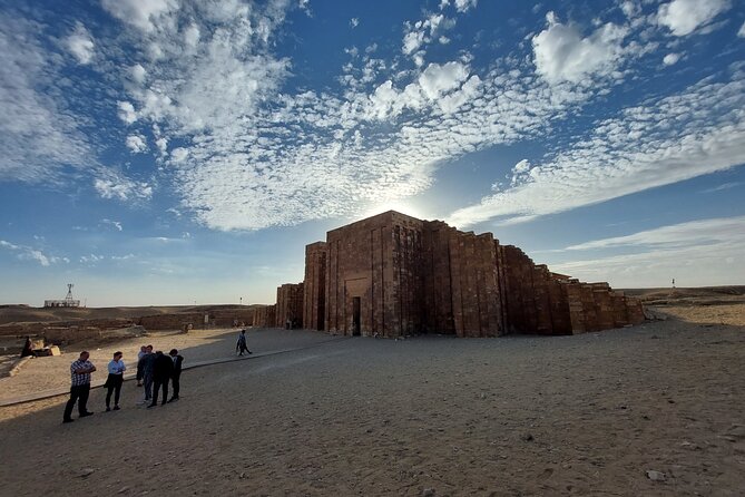Private Tour in the World of the PyramidsEgyptian MuseumBazaar - Discovering the Egyptian Museum