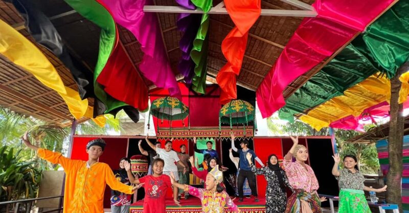 Private Tour Kampung Gypsy Kota Kinabalu Sabah Water Village - Included Amenities