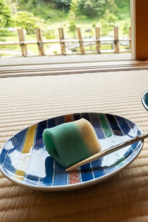 Private Tour Kanazawa: Gold Leaf, Sushi & Afternoon Activity - Gold Leaf Experience