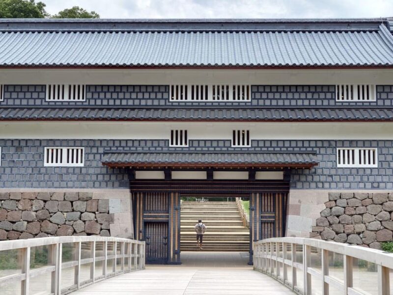 Private Tour Kanazawa: Gold Leaf, Sushi & Afternoon Activity - Sushi Making Lesson