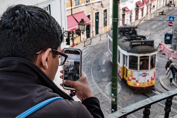 Private Tour - Lisbon Walking Tour With a Photographer - Meeting and Pickup