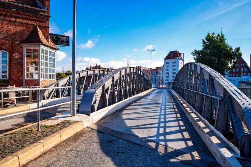 Private Tour - Maritime History of Lubeck & Museumshafen - Museumshafen Experience