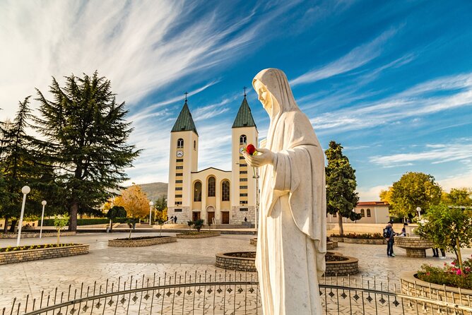Private Tour: Medjugorje and Mostar Day Trip From Dubrovnik - Exploring Počiteljs UNESCO Town