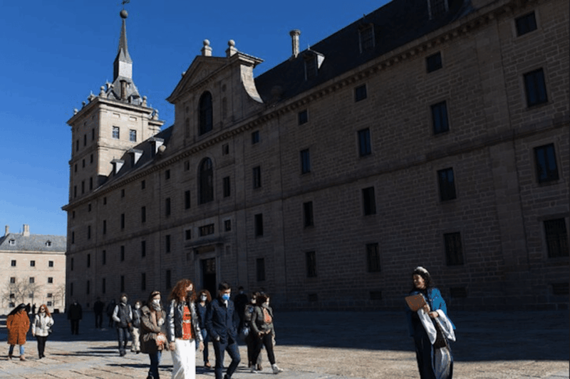 Private Tour Monasterio Escorial & Segovia With Hotel Pickup - Key Points