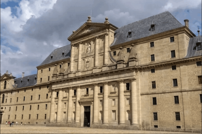 Private Tour Monasterio Escorial & Segovia With Hotel Pickup - Frequently Asked Questions