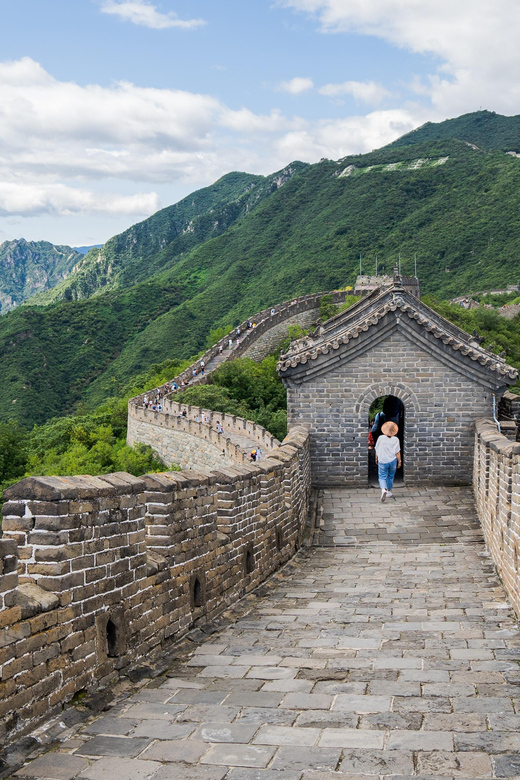 Private Tour: Mutianyu Great Wall & Hutong Food Experience - Mutianyu Great Wall Highlights
