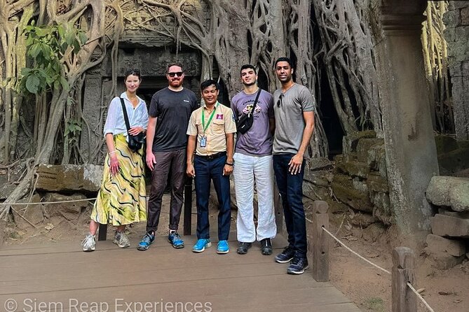 Private Tour of Angkor Wat and Floating Village - Floating Village Experience