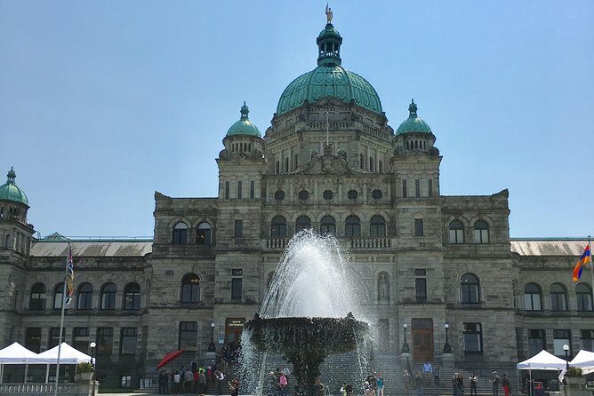 Private Tour of Beautiful Victoria in Luxury Van - Key Points