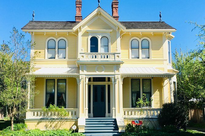 Private Tour of Beautiful Victoria in Luxury Van - A Deep Dive into the Victoria Private Tour