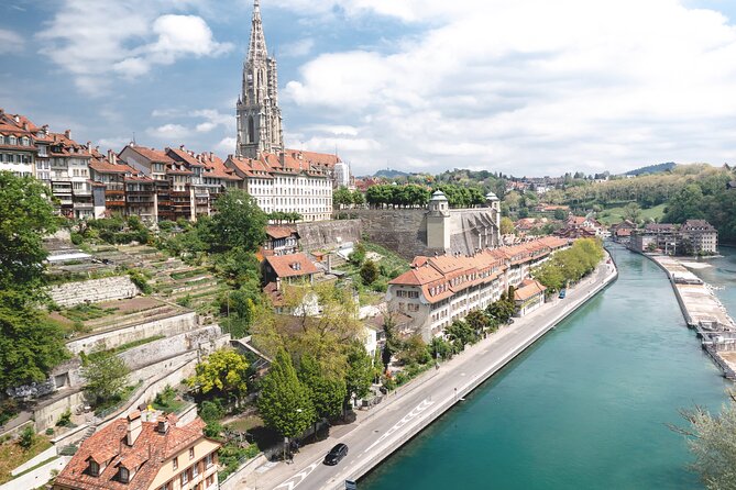 Private Tour of Bern - Sightseeing, Food & Culture With a Local - Navigating Berns Iconic Landmarks