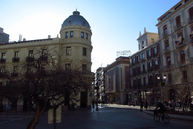 Private Tour of Central Granada. Total per Group Max 15 People - Meeting and End Points