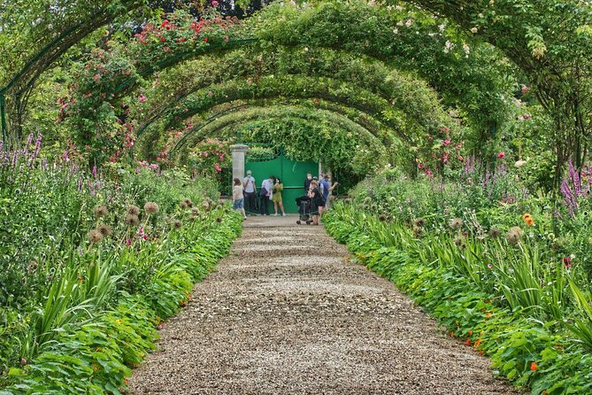 Private Tour of Claude Monet From Paris to Giverny and Vernon - Key Points