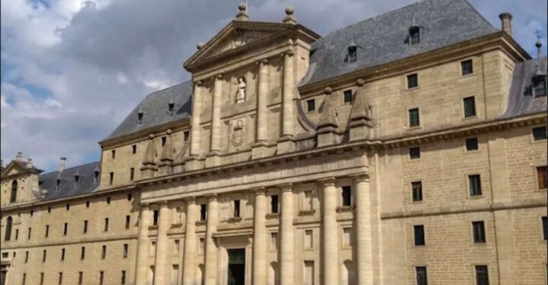 Private Tour of El Escorial & Valle De Los Caídos With Hotel Pick-Up - Transportation