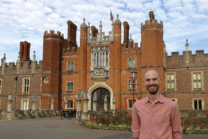 Private Tour of Hampton Court Palace With Award-Winning Architectural Historian - Meeting and Accessibility Information