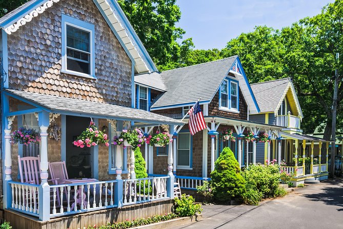 Private Tour of Marthas Vineyard With Lunch Included - Dining Experience