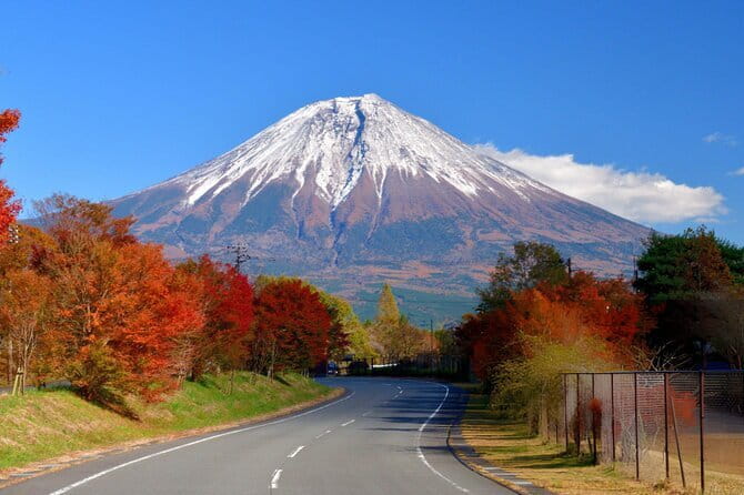Private Tour of Mount Fuji With Kawaguchi Lake and Oshino Hakkai - Key Points