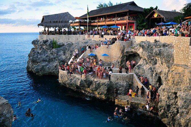 Private Tour of Negril Beach and Sunset at Ricks Cafe - Witnessing the Cliff Divers