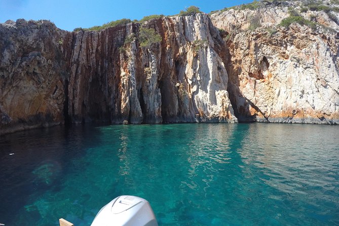 Private Tour of Pakleni Islands, Red Cliffs & South Shore of Hvar - Passenger Capacity and Inclusions