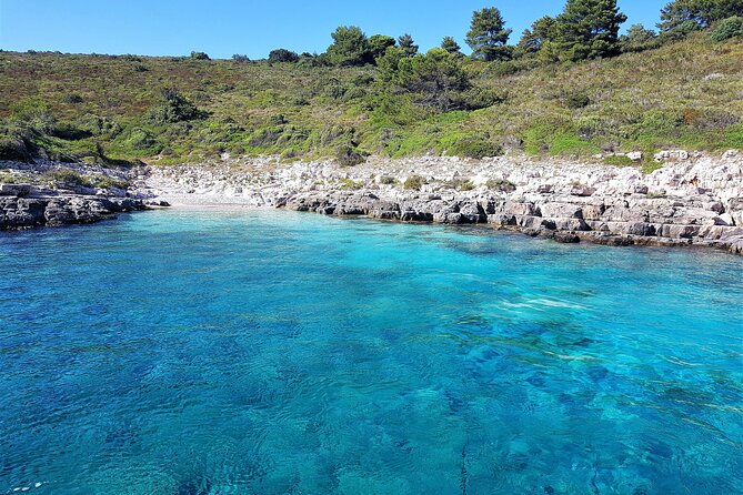 Private Tour of Red Rocks, Pakleni Islands and Hvars Southern Beaches - Accessibility and Participation